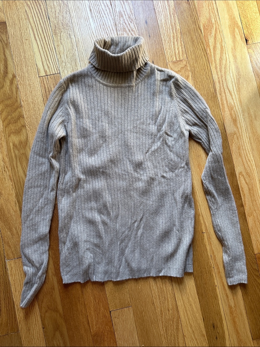 Classic Ribbed Turtleneck Sweater - Beige vintage cashmere country shop small